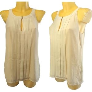 Banana Republic. Off-White Cream Sleeveless Blouse with Pleated Detail. Sz 6